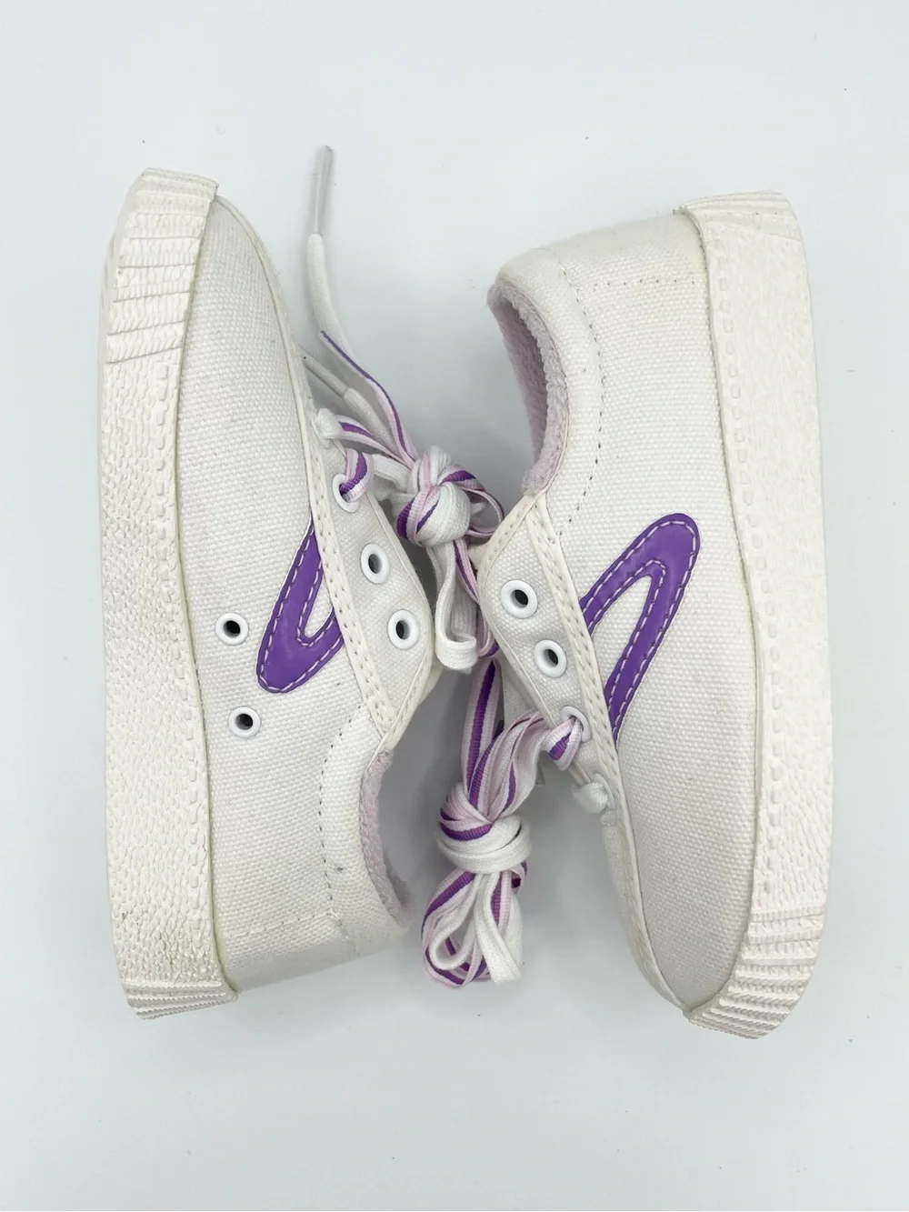 Tretorn girls white/purple canvas sneakers Size 8